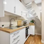New! Modern Apt: W/ Private Entrence Apartmán Bergen
