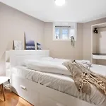Apartmán New! Modern Apt: W/ Private Entrence